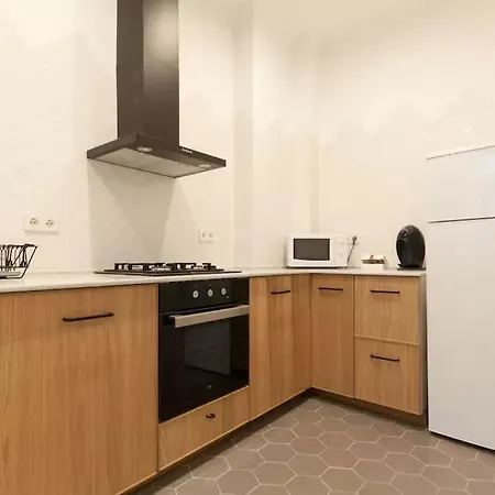 Apartment Eg42b - Modernista En El Centro De
