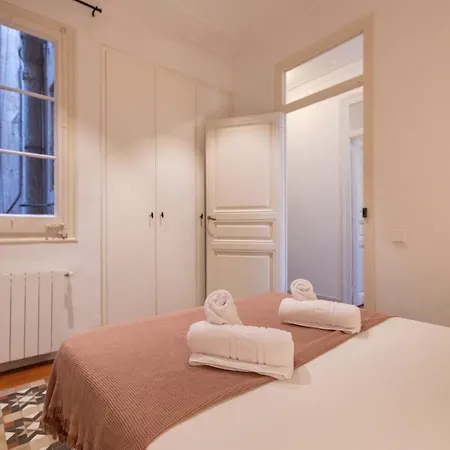 Apartment Eg42b - Modernista En El Centro De Barcelona